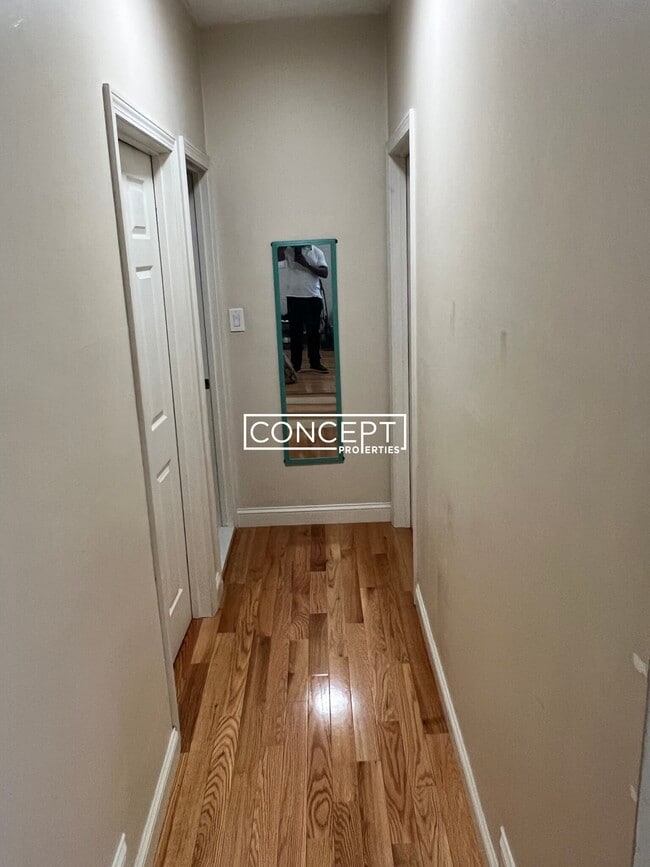 Building Photo - 19 Peterborough St Unit 4CP