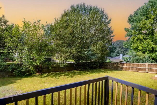 Photo - 1743 Wee Kirk Rd SE