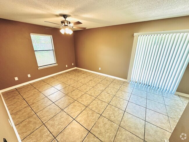 Building Photo - 622 Woodsman Dr Rental
