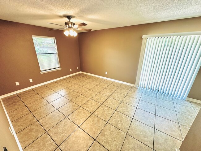Photo - 622 Woodsman Dr House
