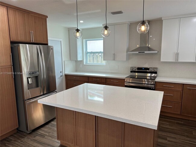 Photo - 5209 Cleveland St