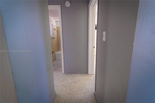 Photo - 2000 NW 29th St Unit 6