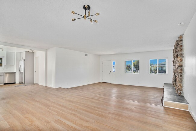 Photo - 339 Magnolia Dr