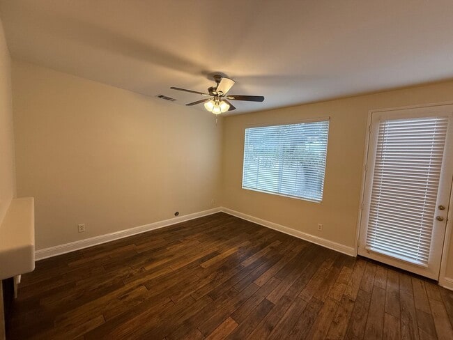 Photo - $675 Off First month's Rent - Cute Townhome near Camarillo High School