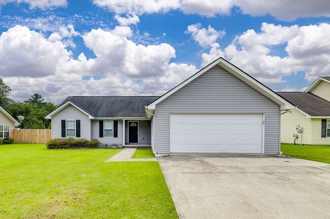 Building Photo - Freshly Updated 3-Bedroom Home with Large Fenced Backyard in Guyton!