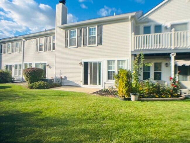 Photo - 1683 Vermont Dr