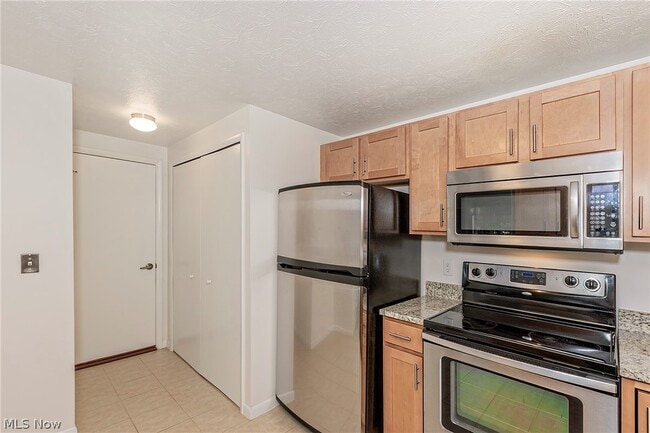 Photo - 26101 Village Ln Unidad 107