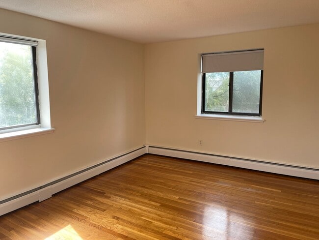 Photo - Modern 1st  floor sunny  1  bed Parking Included, Heat Hw Inc 1 FREE MONTH   no LEAD PAINT