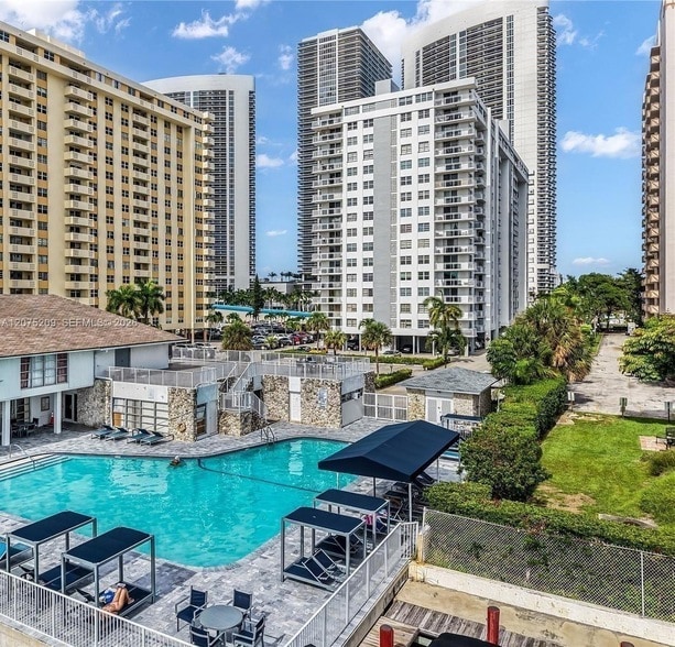 Building Photo - 1849 S Ocean Dr Unit 202