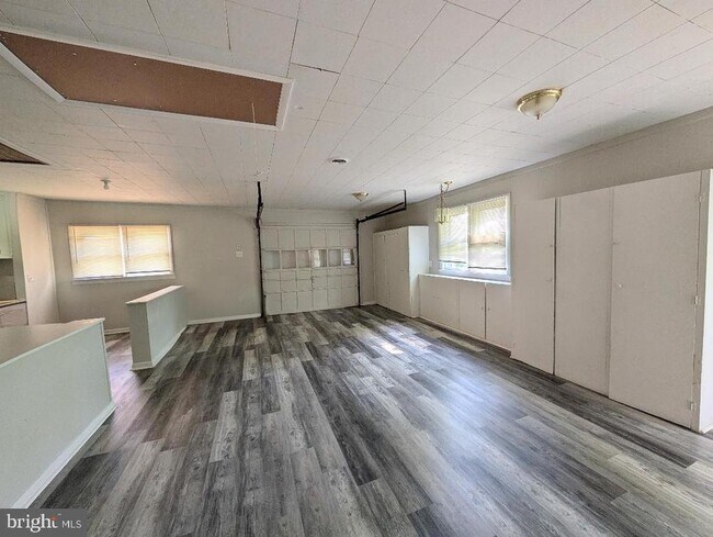 Photo - 1100 Woodlawn Ave