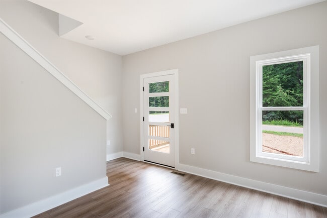 Photo - 415 Kershaw Dr