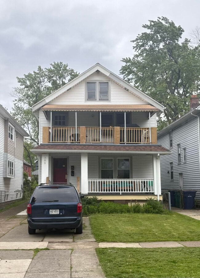 Building Photo - 303 Crestwood Ave Unit Upper