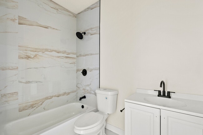 Photo - 3043 S Bronson Ave