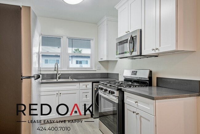 Photo - 7528 Norton Ave Unit 3