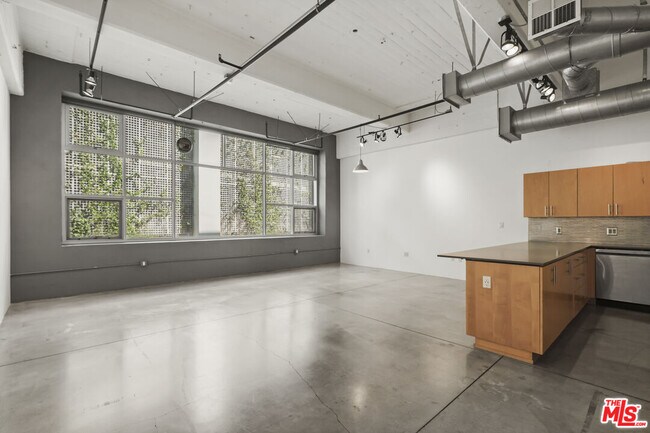 Building Photo - 1130 Flower St Unit 208 Rental
