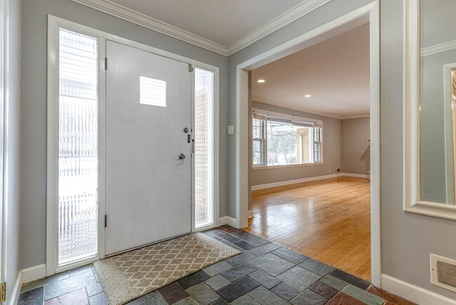 Photo - 996 Castlegate Ct