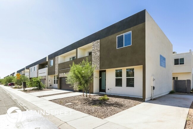 Building Photo - 2000 N 36th St