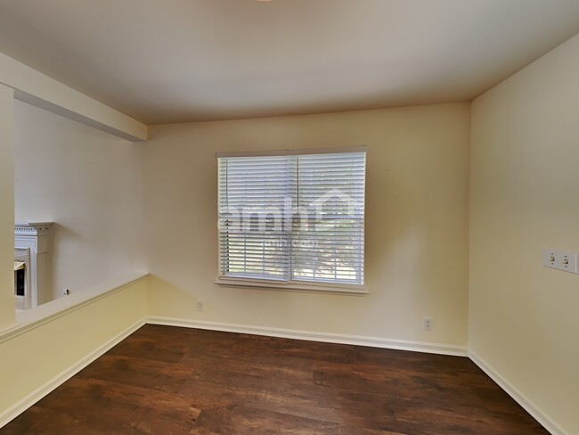 Photo - 605 Daniel Ct