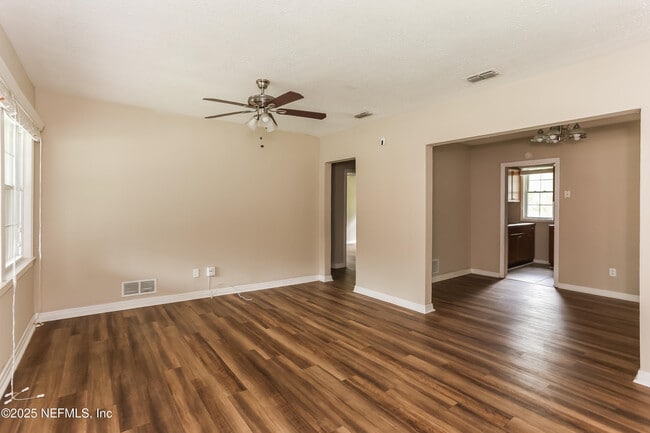 Photo - 3114 N 3rd St Cir