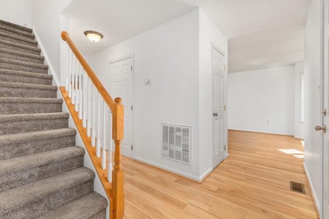 Photo - 395 Stonewall St