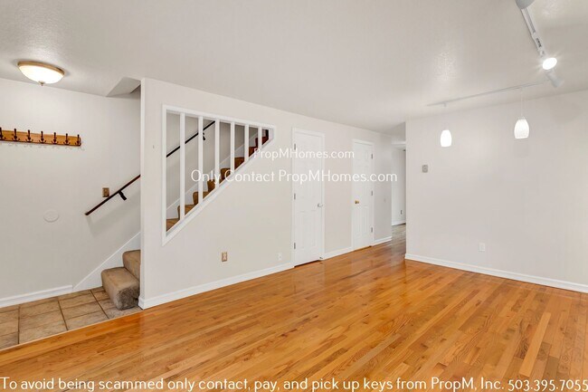 Photo - Charming Two Bedroom Condo with Close Access to I-5! Unit 15