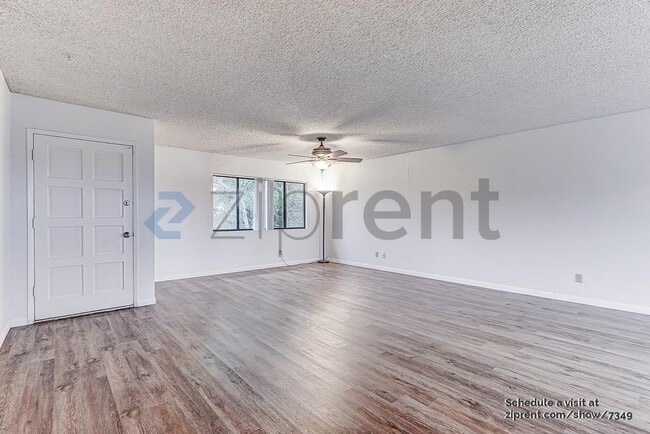 Photo - 4636 Huggins Way