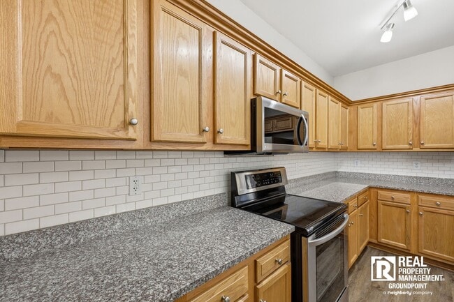 Photo - 3 Bedroom End Unit Townhome Near Dorchester and Ladson Road