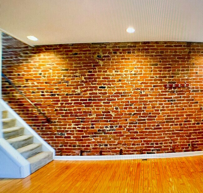 Photo - 1602 E St SE