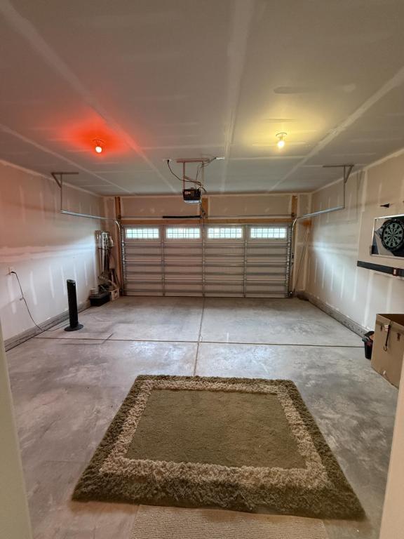 Photo - 331 Golan Cir