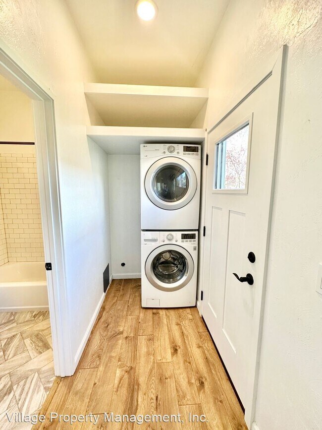 Photo - 1 br, 1 bath House - 3676 Oak Cliff Drive ...