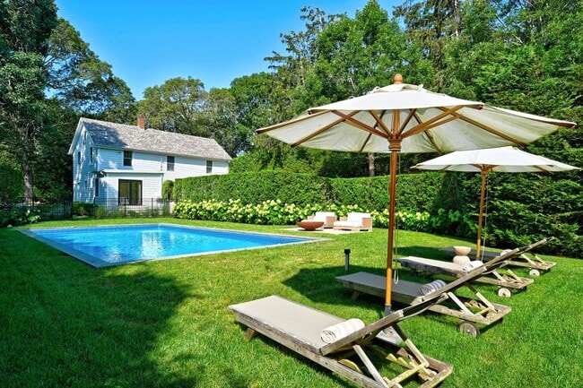 Building Photo - 56 Carroll St