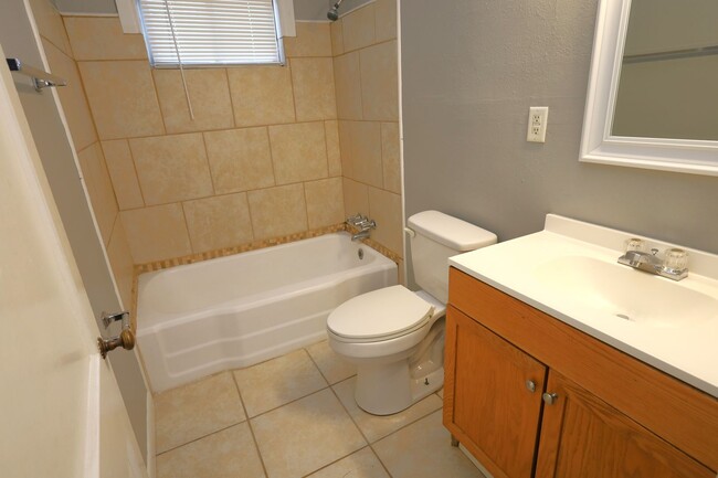 Photo - 1807 Charlton St House