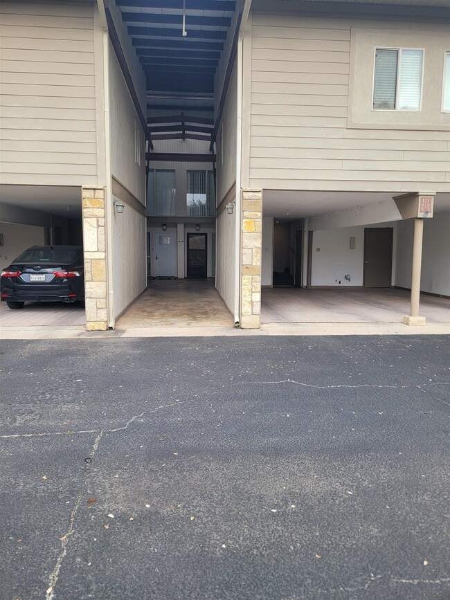 Photo - 306 Out Yonder