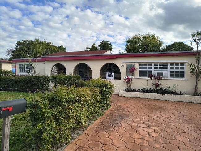 Building Photo - 1030 NW 106th St