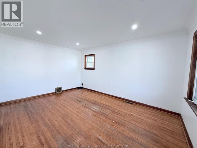 Photo - 1943 Olive Rd