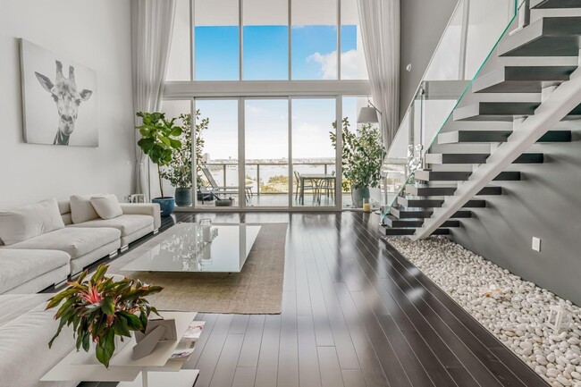 Photo - 1040 Biscayne Blvd Unidad 1102