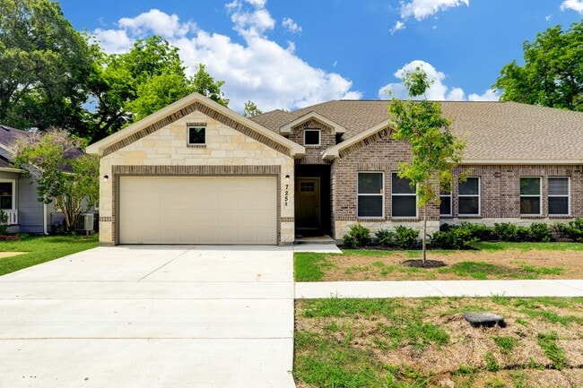 Building Photo - 725 W Foley St