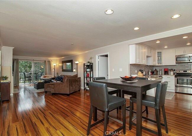 Photo - 100 Scholz Plaza Unidad 108