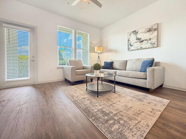 Building Photo - 1515 Flournoy Lp Unit SI ID1511622P