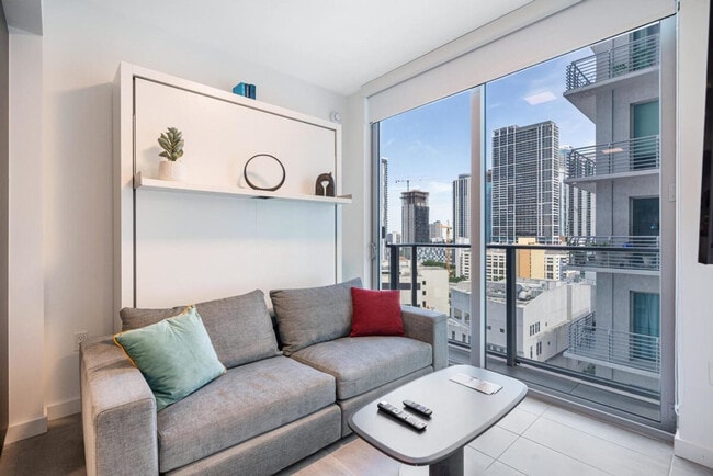 Photo - 227 NE 2nd St Unidad FL16-ID1261241P