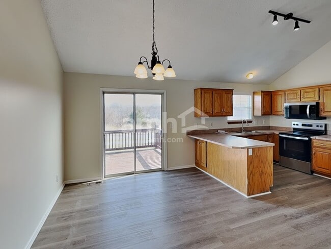 Photo - 713 Derby St