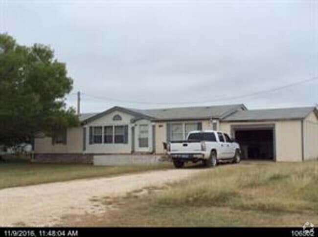 Building Photo - Country Living! Rental