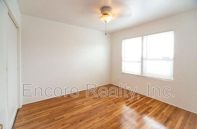 Photo - 2168 Bacon St