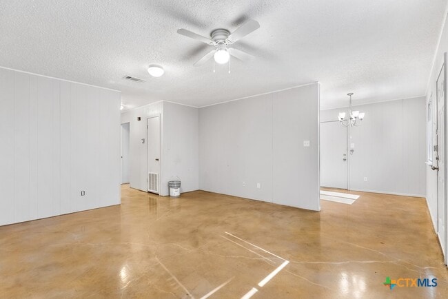 Photo - 222 Redbud Ln