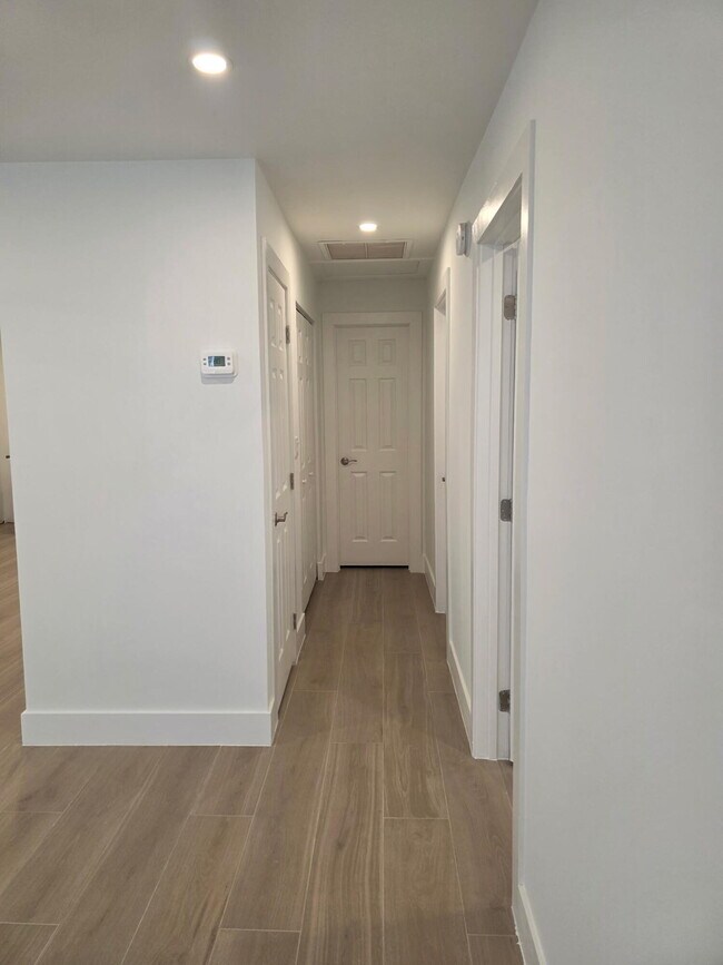 Photo - 2104 Dock St