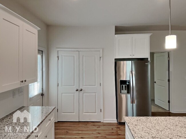 Photo - 203 S Skyland Dr