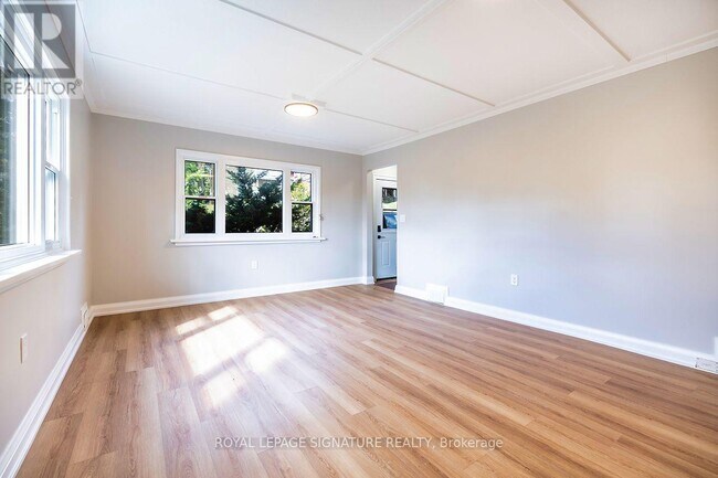 Photo - 688 Aylmer St N