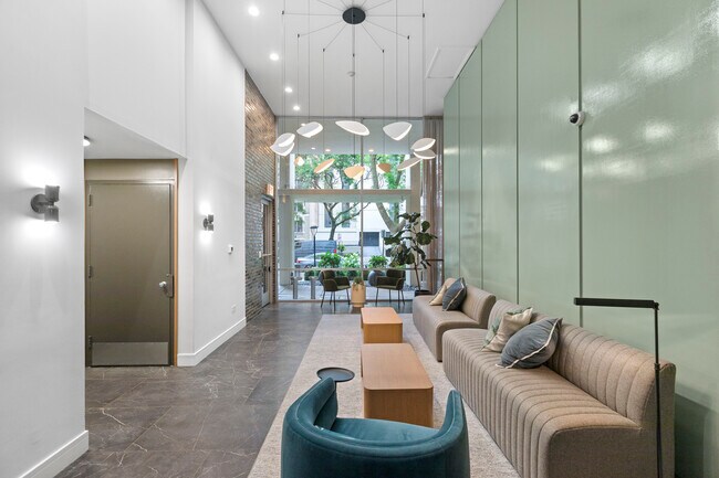 Photo - 1340 N Dearborn St