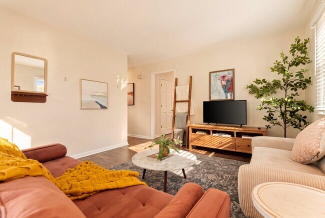 1208 W Murray Ave