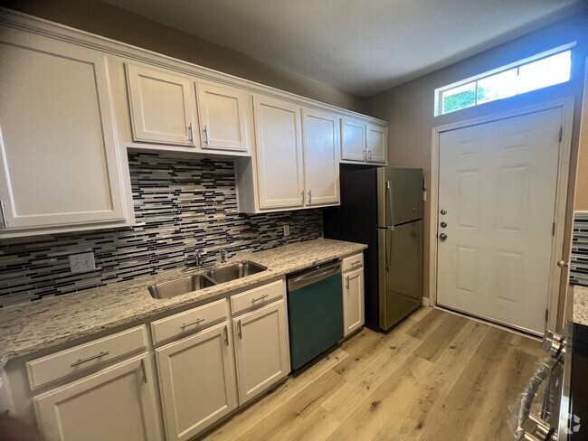 Building Photo - 4/4 Duplex in the Baylor Bubble! Unit A Rental